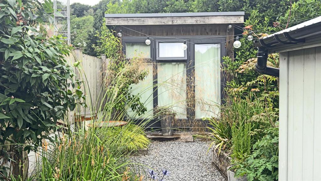 Shed.jpg