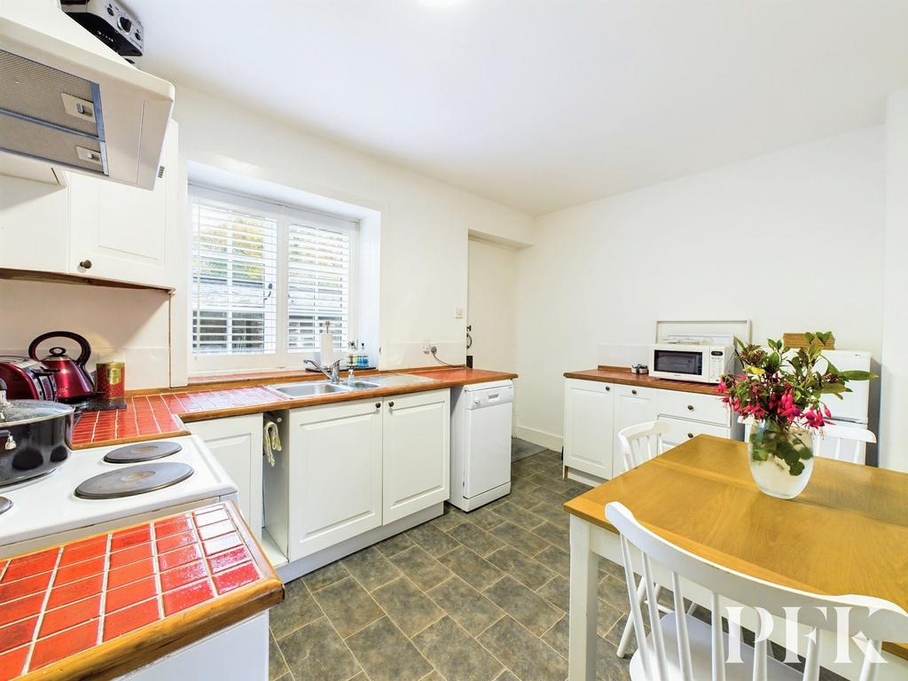 Kitchen/Dining