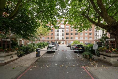 4 bedroom apartment to rent, Eyre Court, London NW8