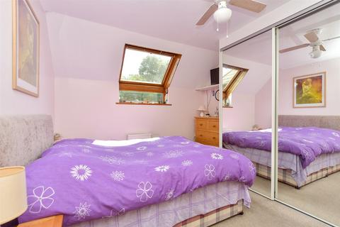 1 bedroom flat for sale, Canterbury Road, Sittingbourne, Kent