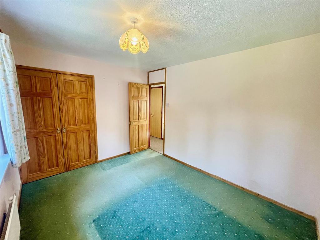 Bedroom 1.jpg