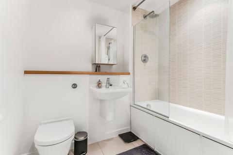 1 bedroom apartment for sale, Commercial Road, London E14