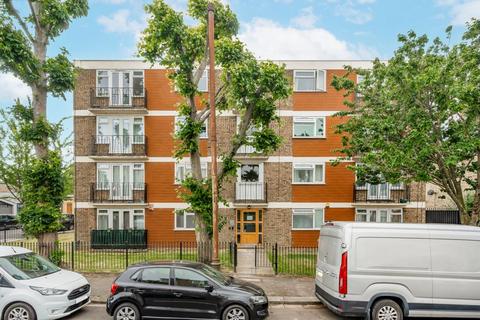 1 bedroom flat for sale, Barnard Hill, London N10