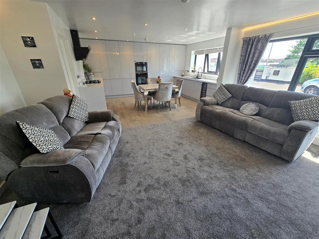 Bungalow Lounge/Diner/Kitchen