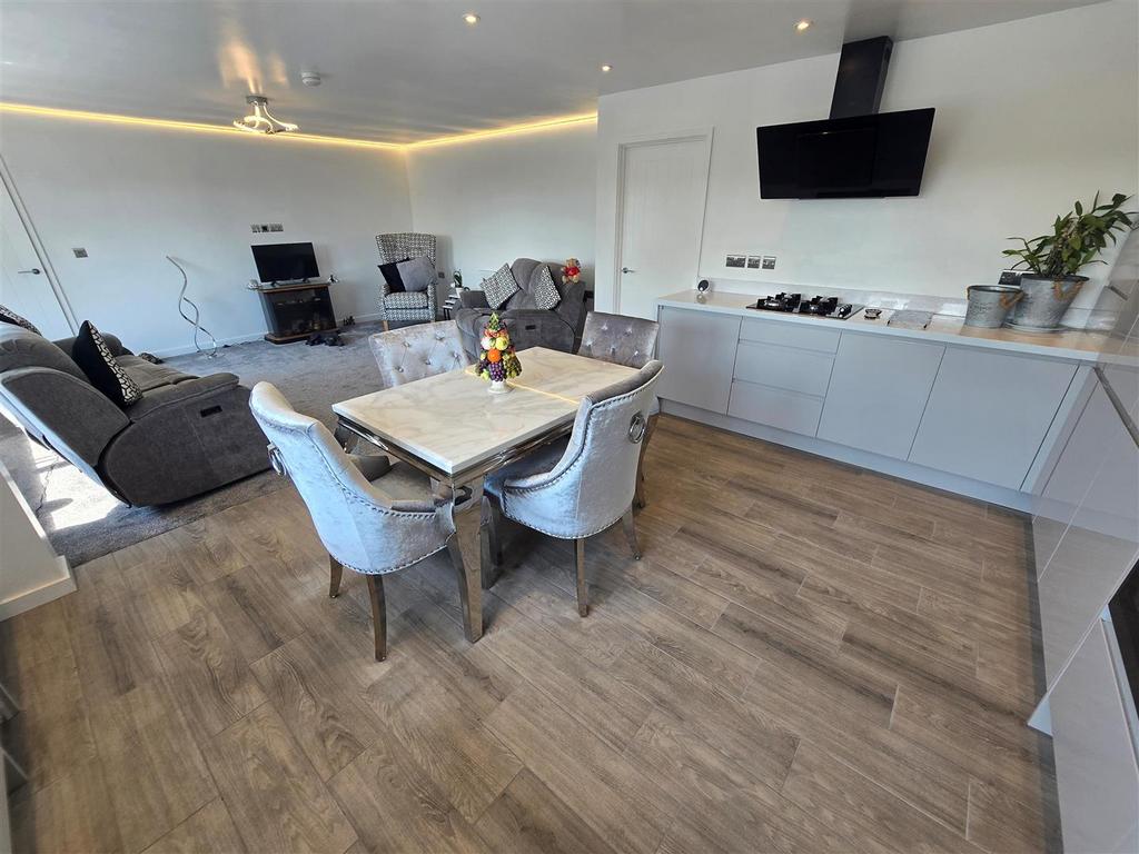Bungalow Lounge/Diner/Kitchen