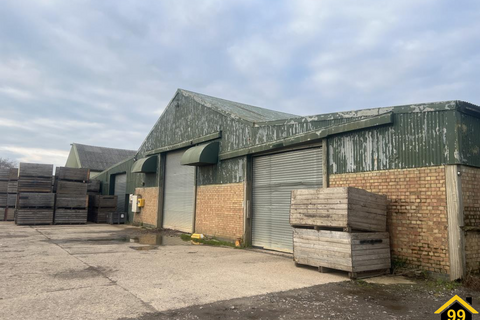Warehouse to rent - Euximoor, Christchurch, Cambridgeshire, PE14