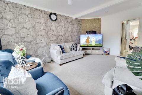 2 bedroom terraced house for sale, Roman Road, London