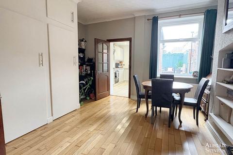 3 bedroom end of terrace house for sale, Fir Bank Road, Royton
