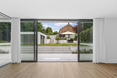 92 Copse Hill, London, SW20 0NN