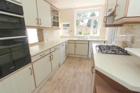 56 Benhill Avenue, Sutton, SM1 4DW