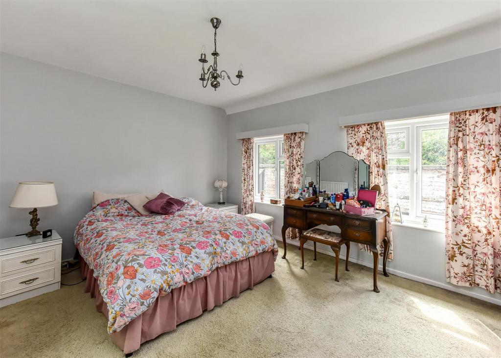 Wergs Hall Gardens-JUN25-bed1b.jpg