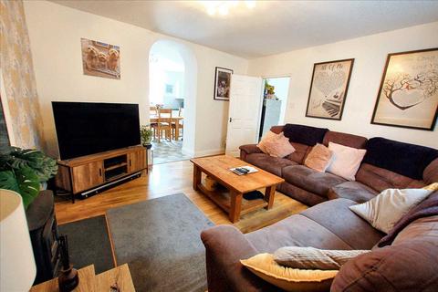 5 bedroom terraced house for sale, 21 London Road, Pembroke Dock