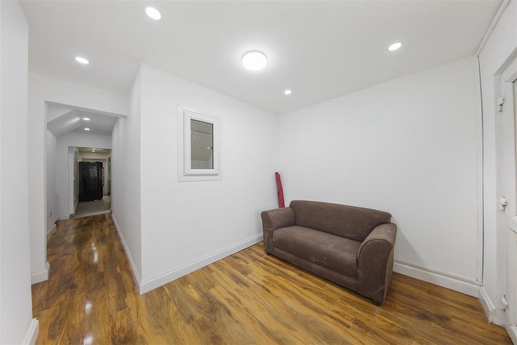 867 Harrow Road - zfha6b VL1bq Tb EEve1hx.jpg