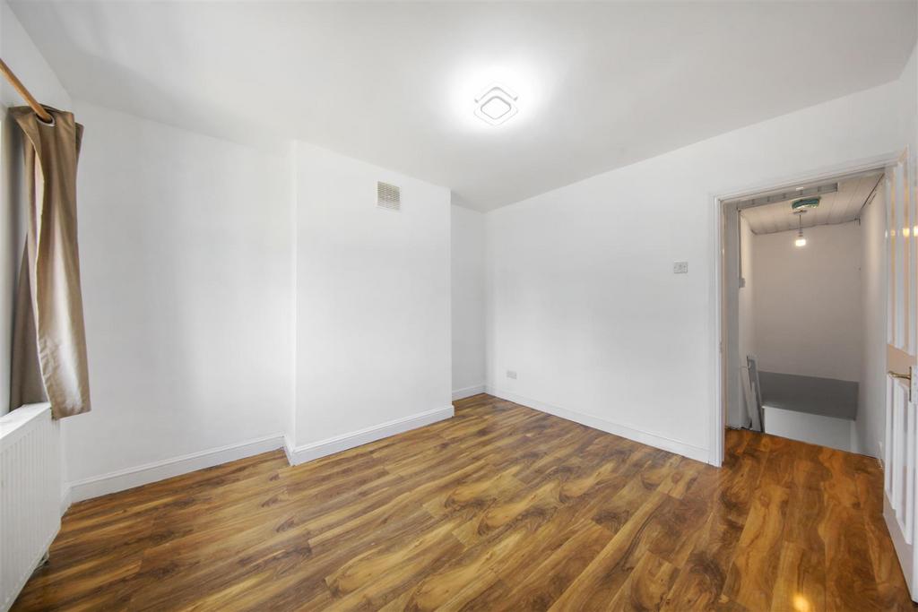 867 Harrow Road - xa FPtwo5 Wn LDyd DTQHFX.jpg