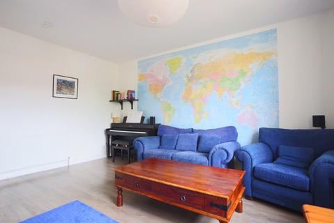 2 bedroom flat to rent, Baird Drive, Murrayfield, Edinburgh, EH12