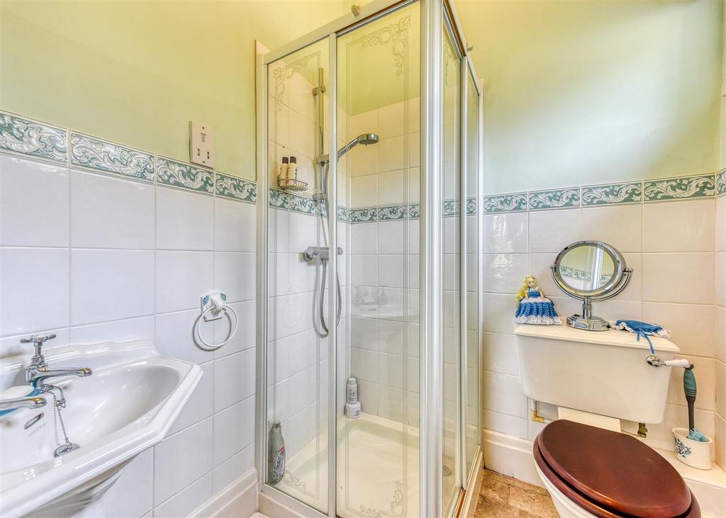 Ashfield House-bed4 ensuite.jpg