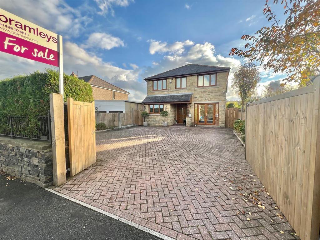 89 Dewsbury Gates.jpg