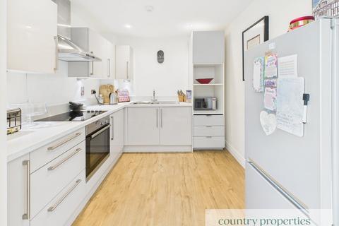 2 bedroom flat for sale, Bessemer Road, Welwyn Garden City, AL7