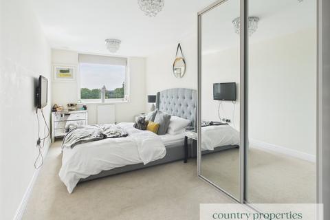 2 bedroom flat for sale, Bessemer Road, Welwyn Garden City, AL7