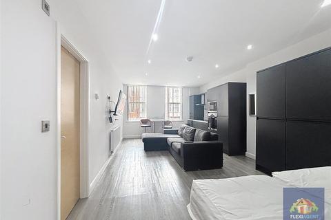 Studio to rent, Coronation Walk, Southport PR8