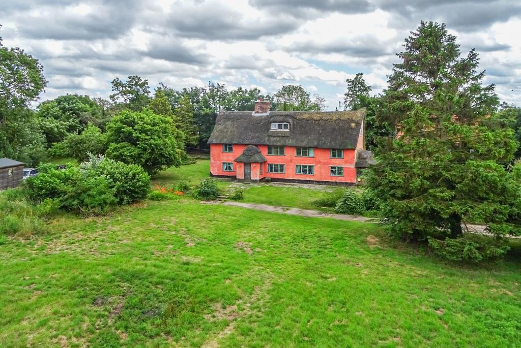 6 Bedroom Listed Farmhouse for Sale