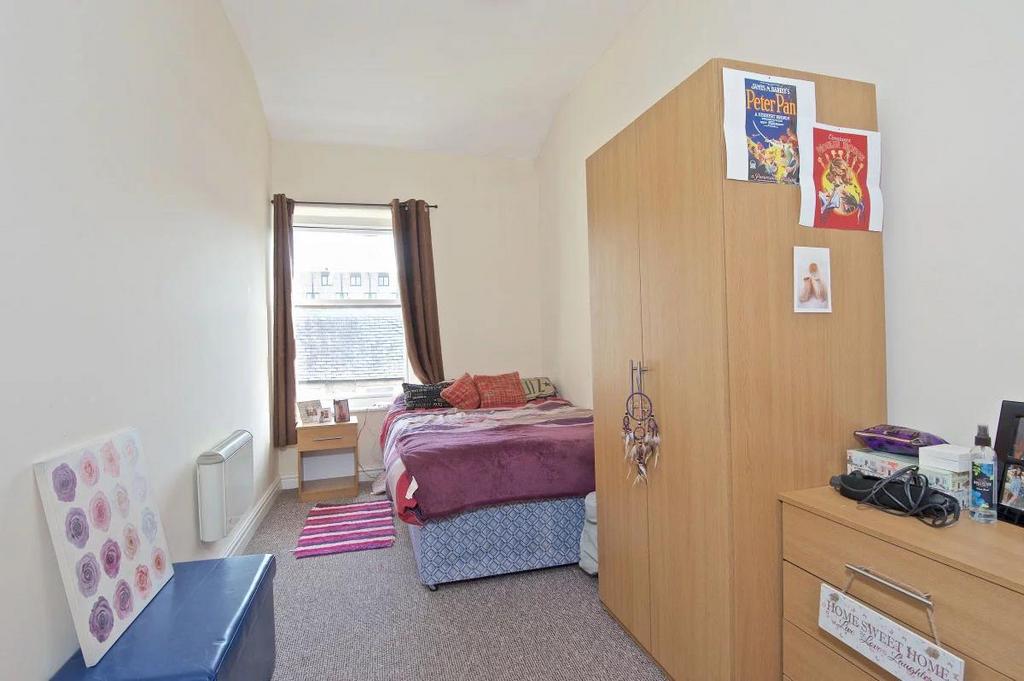 Peeny st bedroom 6.jpg