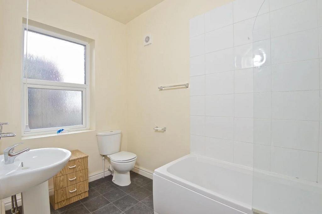 Penny st bathroom.jpg