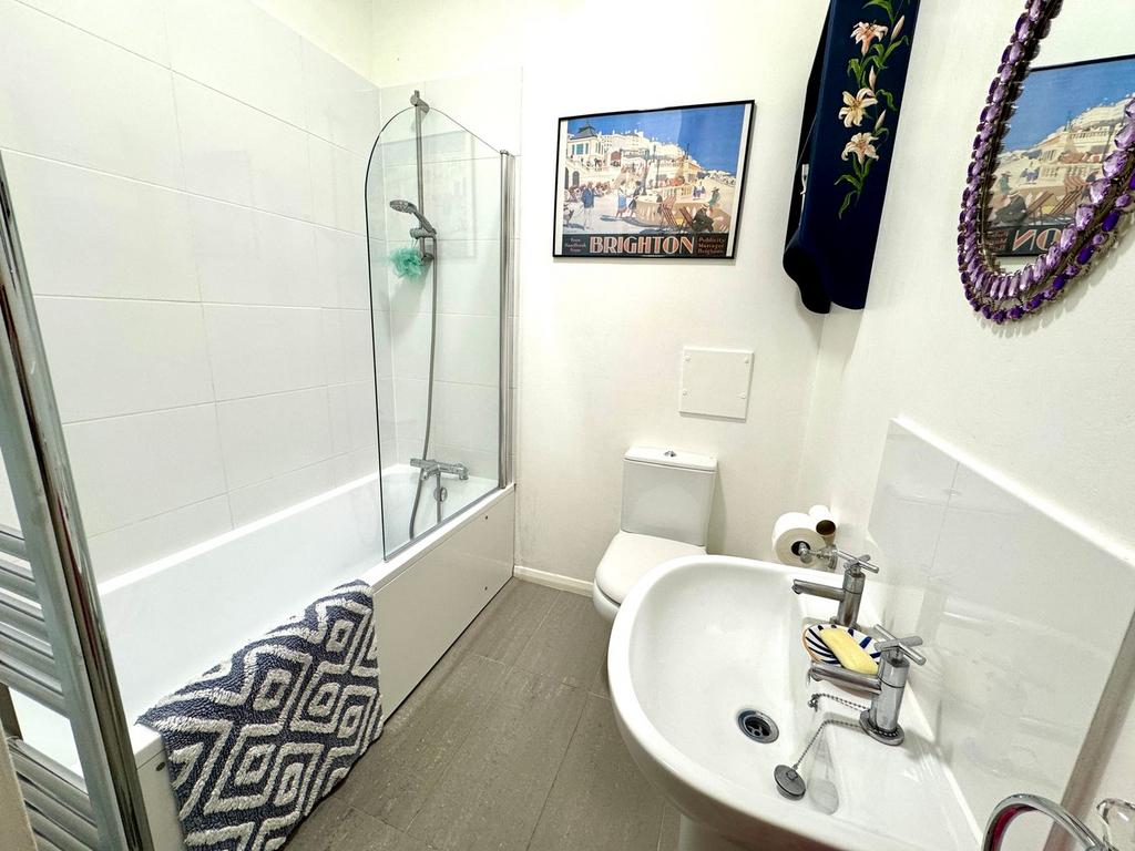 Contemporary bathroom