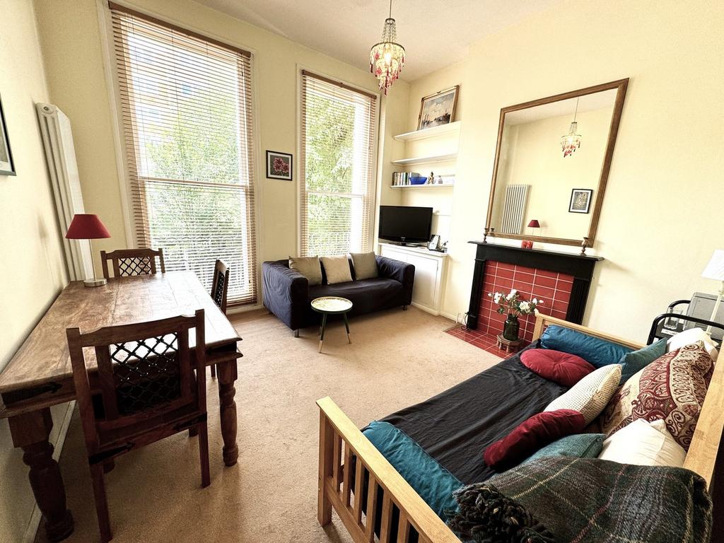 West facing lounge/diner