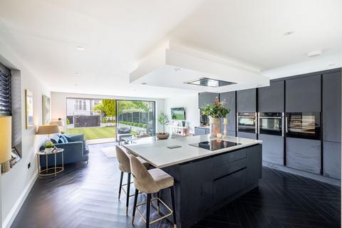 26 Glebe Road, Warlingham, CR6 9NJ