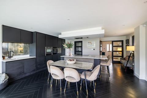 26 Glebe Road, Warlingham, CR6 9NJ