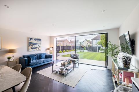 26 Glebe Road, Warlingham, CR6 9NJ