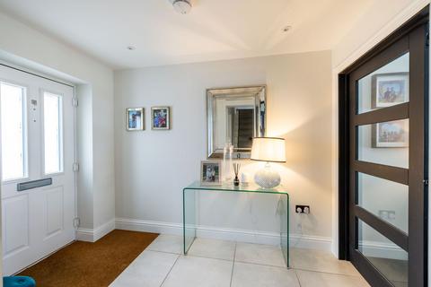 26 Glebe Road, Warlingham, CR6 9NJ