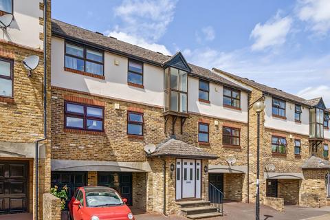 Crofton Gate Way, London