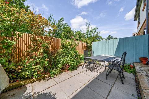 1 bedroom apartment for sale, Crofton Gate Way, London