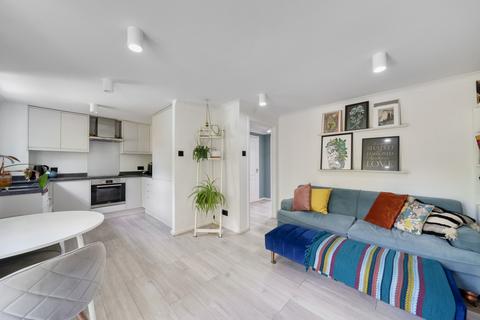 1 bedroom apartment for sale, Crofton Gate Way, London