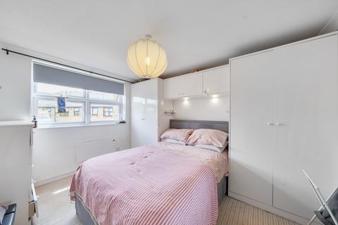 1 bedroom apartment for sale, Crofton Gate Way, London
