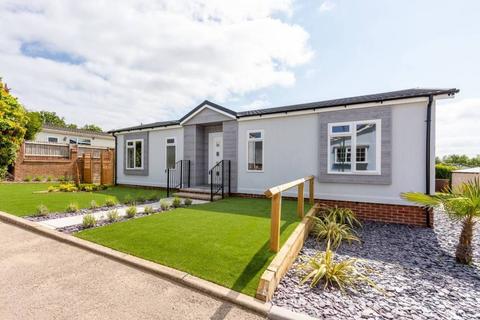2 bedroom park home for sale, Clacton on Sea