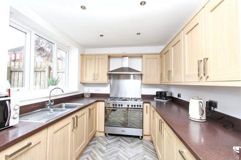 4 bedroom semi-detached house for sale, Bellister Grove, Fenham, Newcastle upon Tyne, Tyne and Wear, NE5 2DN