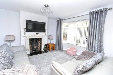 4 bedroom semi-detached house for sale, Bellister Grove, Fenham, Newcastle upon Tyne, Tyne and Wear, NE5 2DN