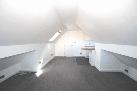 1 bedroom flat to rent, 96A High Street, Lee-on-the-Solent, Hampshire, PO13 9DA