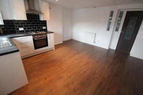 2 bedroom flat to rent, Manchester Road, Ashton-Under-Lyne OL5