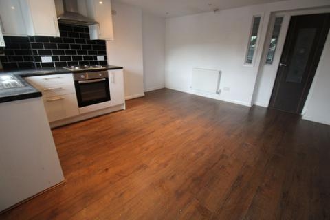 2 bedroom flat to rent, Manchester Road, Ashton-Under-Lyne OL5