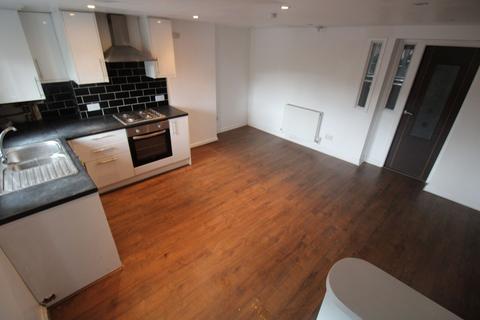 2 bedroom flat to rent, Manchester Road, Ashton-Under-Lyne OL5