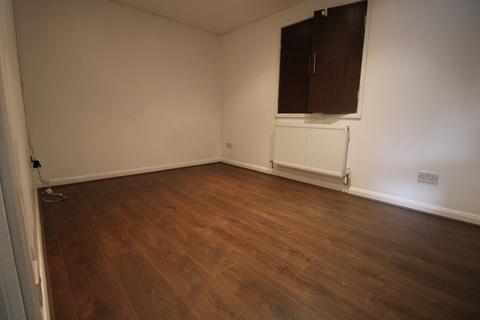 2 bedroom flat to rent, Manchester Road, Ashton-Under-Lyne OL5