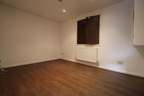 2 bedroom flat to rent, Manchester Road, Ashton-Under-Lyne OL5