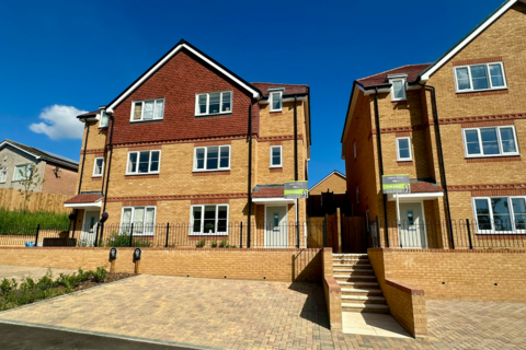 4 bedroom semi-detached house for sale, Vixen Close, Chatham ME5