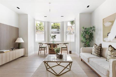 3 bedroom apartment for sale, Sutherland Road, London