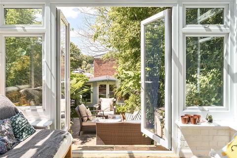2 bedroom apartment for sale, Hillfield Avenue, London, N8