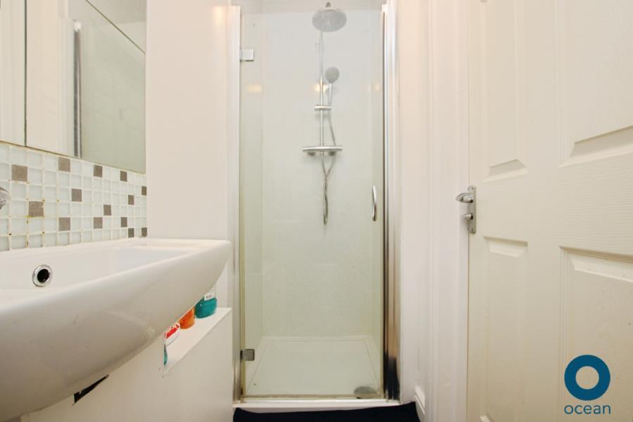 Apartment in Bristol, Northville - More